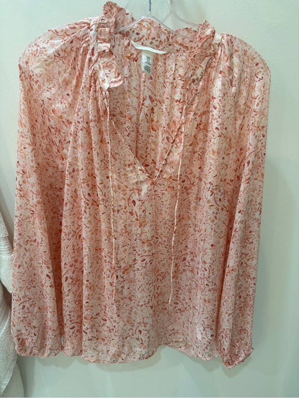 H&M Peach Pink Floral V-Neck Ruffle Tie Blouse